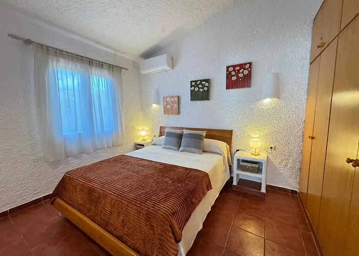 Noni Monsines Apartamento *